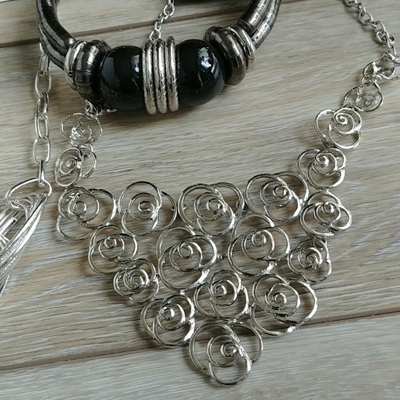 Necklaces - Picture 3 of 4